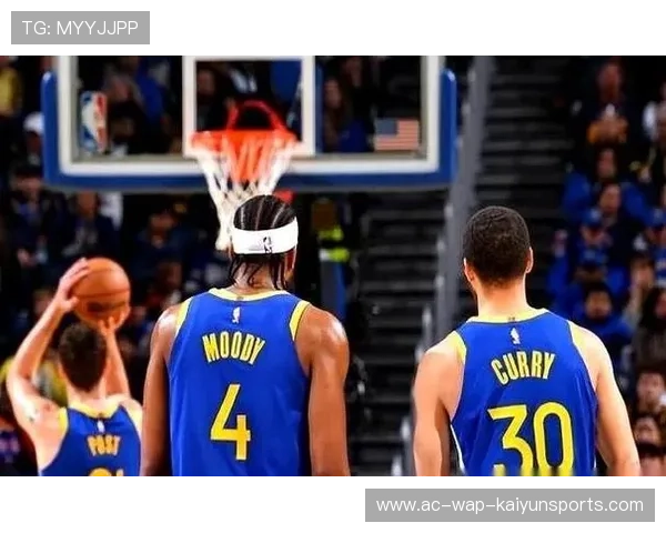 勇士以库里和穆迪的爆发击败太阳，终结连败，勇士队为库里布置的战术