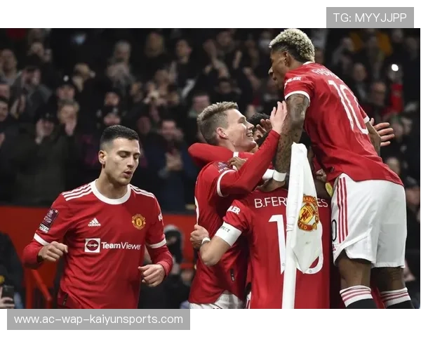 曼联替补传中后点抢点头球破网改写结局——一场关于坚持与逆转的赛场软文