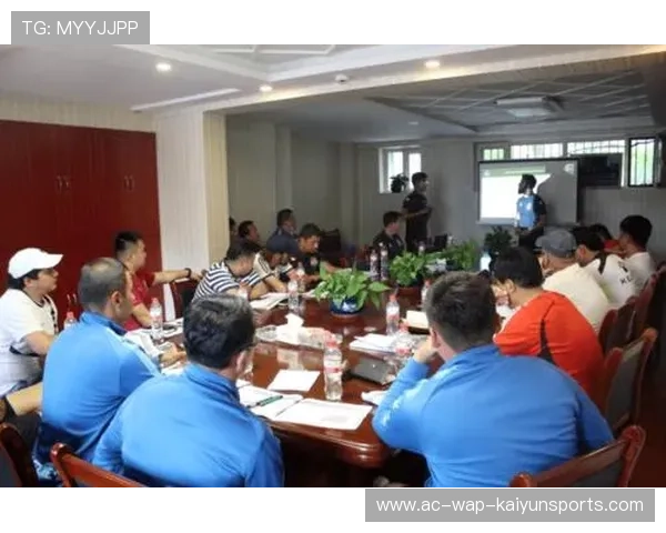 琑队如何建立青训导师国际培训与实战交流平台，青训团队